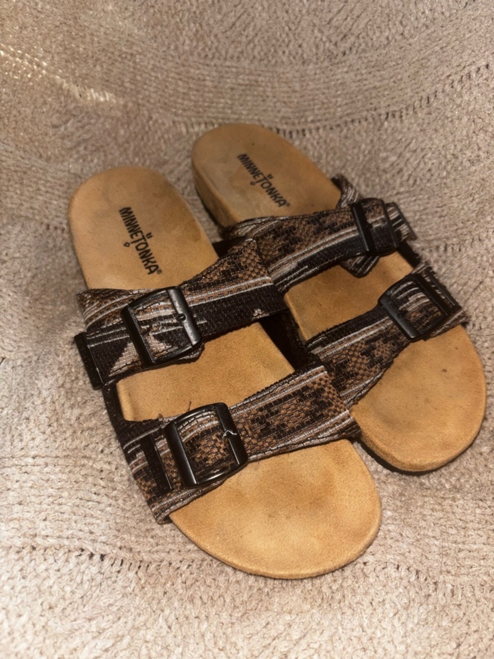 Minnetonka 74000 BLK Woven Strappy Buckle Slide Sandals Size 8 Boho Festival
